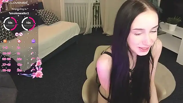 Snapshot of AlicePlayss chatting on 2, 2, 2025 AlicePlayss online show from 2, 2, 2025