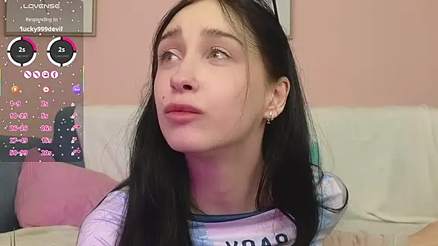 Snapshot of AlicePlayss chatting on 10, 2, 2025 AlicePlayss online show from 10, 2, 2025