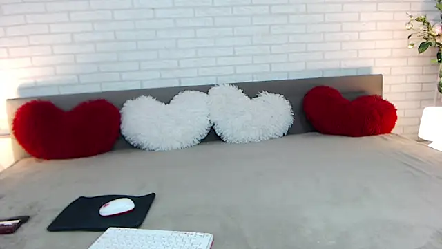 Snapshot of AlicePlayss chatting on 13, 9, 2025 AlicePlayss online show from 13, 9, 2025