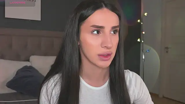 Kim Oberlin  online show from 1, 12, 2025