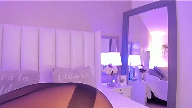 SophiaSmiiths  online show from 28, 3, 2026