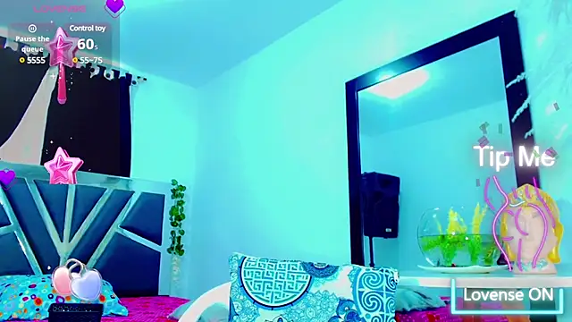 Snapshot of nauthyvalentina chatting on 7, 2, 2025 nauthyvalentina online show from 7, 2, 2025