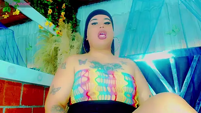 Snapshot of nauthyvalentina chatting on 17, 5, 2026 nauthyvalentina online show from 17, 5, 2026
