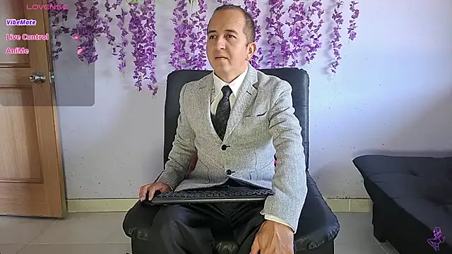 yazforeSolo online show from 9, 2, 2026