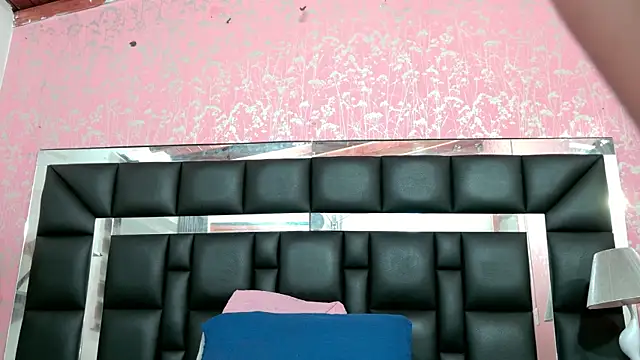 Snapshot of Sofia_martiin chatting on 18, 10, 2025 Sofia martiin online show from 18, 10, 2025