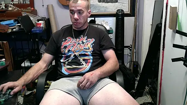 Snapshot of ScubaStevex chatting on 12, 11, 2025 ScubaStevex online show from 12, 11, 2025