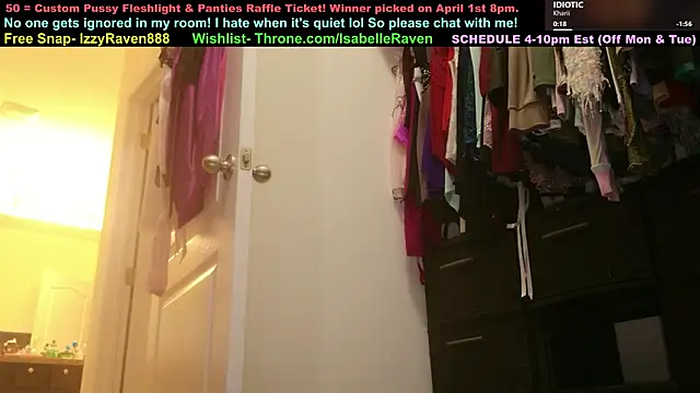 Snapshot of IsabelleRaven chatting on 3, 4, 2026 IsabelleRaven online show from 3, 4, 2026