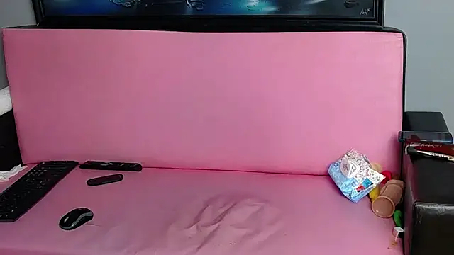 Snapshot of brunettedaisy chatting on 8, 3, 2025 brunettedaisy online show from 8, 3, 2025