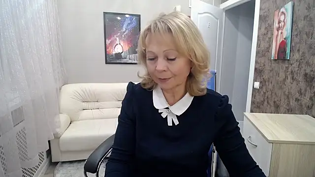 Milla Cutie18 online show from 27, 1, 2025