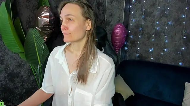 Snapshot of Lillian_White chatting on 15, 2, 2026 Lillian White online show from 15, 2, 2026