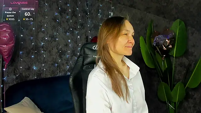 Snapshot of Lillian_White chatting on 8, 3, 2026 Lillian White online show from 8, 3, 2026