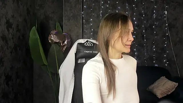 Snapshot of Lillian_White chatting on 25, 3, 2026 Lillian White online show from 25, 3, 2026