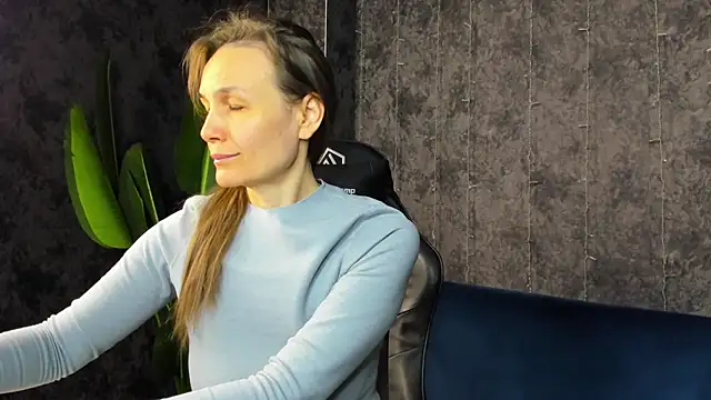 Snapshot of Lillian_White chatting on 17, 4, 2026 Lillian White online show from 17, 4, 2026