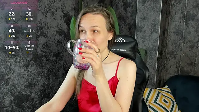 Snapshot of Lillian_White chatting on 12, 5, 2026 Lillian White online show from 12, 5, 2026