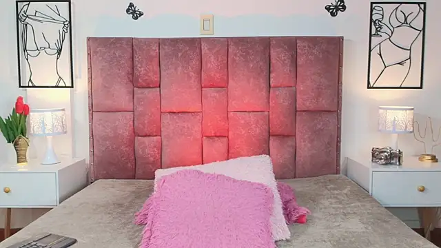 Snapshot of NicolMiller4 chatting on 19, 4, 2026 NicolMiller4 online show from 19, 4, 2026