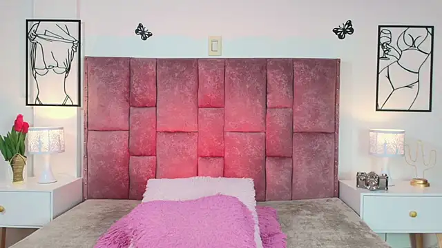 Snapshot of NicolMiller4 chatting on 21, 4, 2026 NicolMiller4 online show from 21, 4, 2026