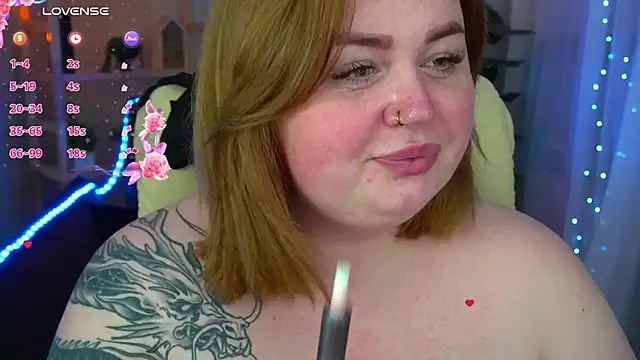 Snapshot of ZaraReignn chatting on 12, 1, 2025 ZaraReignn online show from 12, 1, 2025