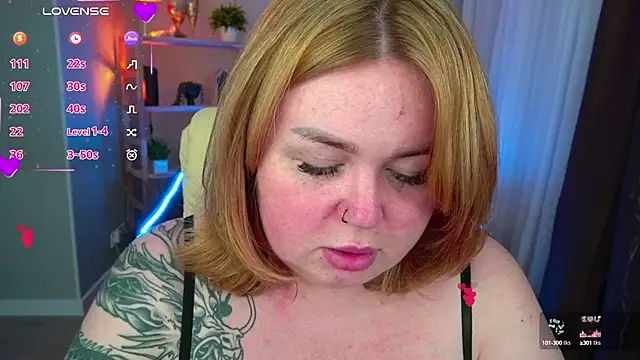 Snapshot of ZaraReignn chatting on 8, 2, 2025 ZaraReignn online show from 8, 2, 2025