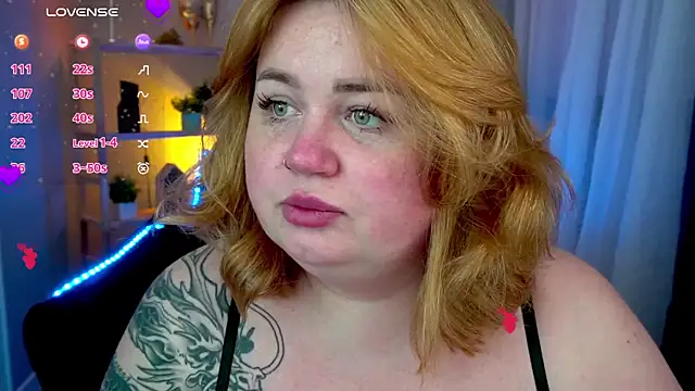 Snapshot of ZaraReignn chatting on 11, 2, 2025 ZaraReignn online show from 11, 2, 2025