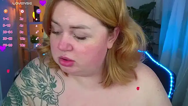 Snapshot of ZaraReignn chatting on 12, 2, 2025 ZaraReignn online show from 12, 2, 2025