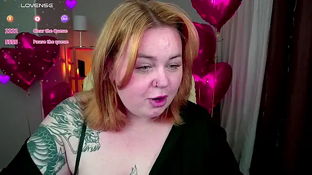 Snapshot of ZaraReignn chatting on 14, 2, 2025 ZaraReignn online show from 14, 2, 2025