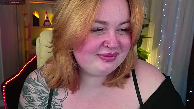 Snapshot of ZaraReignn chatting on 4, 3, 2025 ZaraReignn online show from 4, 3, 2025