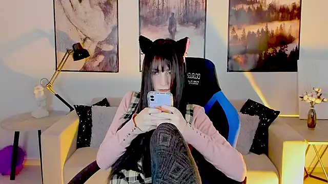 LuxRayi online show from 28, 1, 2025