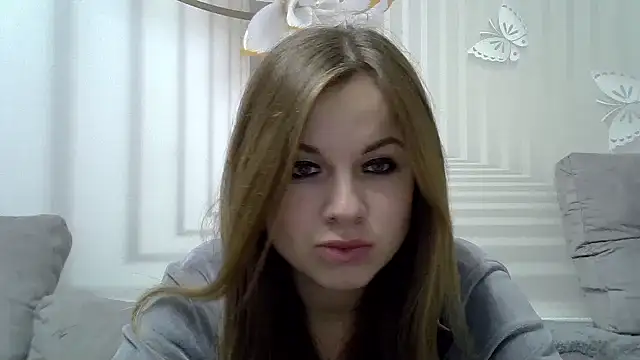 Snapshot of TinaFun4u chatting on 4, 1, 2025 TinaFun4u online show from 4, 1, 2025
