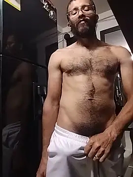 Snapshot of hairyserious chatting on 20, 5, 2026 hairyserious online show from 20, 5, 2026