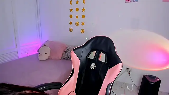 Kaoriyoshii online show from 23, 11, 2025