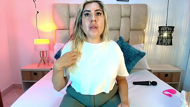 Snapshot of AdharaSmithh chatting on 3, 11, 2025 AdharaSmithh online show from 3, 11, 2025