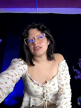 Snapshot of ShyVibes_ chatting on 1, 2, 2025 ShyVibes online show from 1, 2, 2025