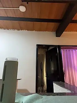 Snapshot of ShyVibes_ chatting on 18, 11, 2025 ShyVibes online show from 18, 11, 2025