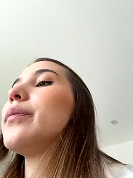 Snapshot of SophieRaily_ chatting on 29, 9, 2025 SophieRaily online show from 29, 9, 2025