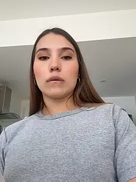 Snapshot of SophieRaily_ chatting on 2, 10, 2025 SophieRaily online show from 2, 10, 2025