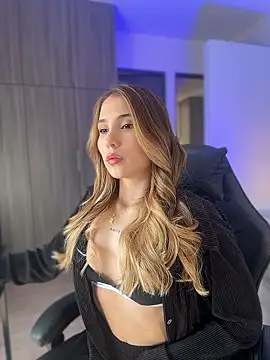 SophieRaily  online show from 13, 1, 2026