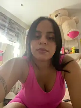 Snapshot of Violetrousse chatting on 8, 4, 2026 Violetrousse online show from 8, 4, 2026