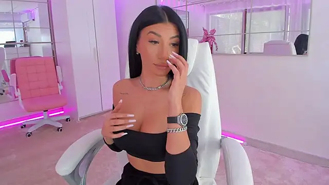 Snapshot of missdiamond_ chatting on 17, 4, 2026 missdiamond online show from 17, 4, 2026