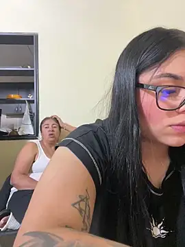 alissonfernandez  online show from 10, 9, 2025