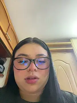 alissonfernandez  online show from 2, 4, 2026