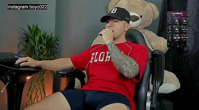 boyc022  online show from 25, 2, 2025