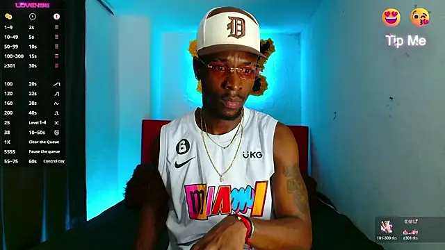 Snapshot of Aroonpapisex chatting on 11, 3, 2026 Aroonpapisex online show from 11, 3, 2026