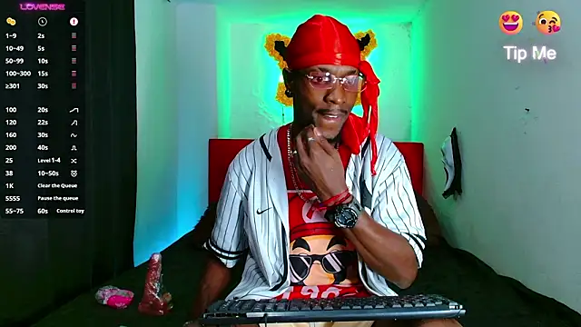 Snapshot of Aroonpapisex chatting on 15, 3, 2026 Aroonpapisex online show from 15, 3, 2026