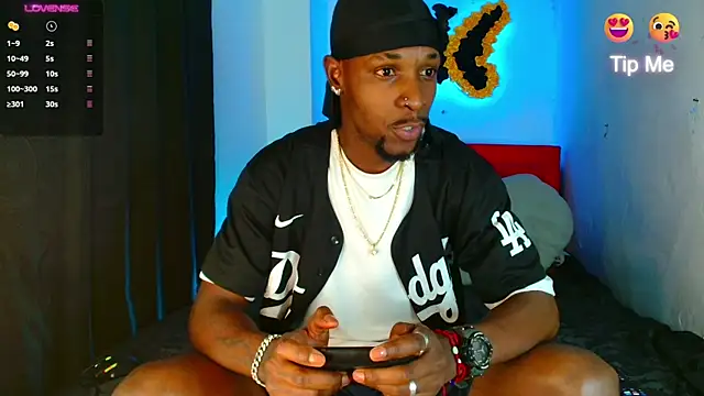 Snapshot of Aroonpapisex chatting on 9, 4, 2026 Aroonpapisex online show from 9, 4, 2026