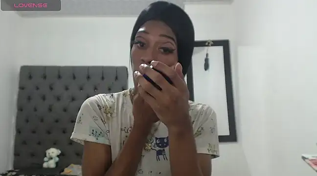 lucianadolll online show from 7, 3, 2025