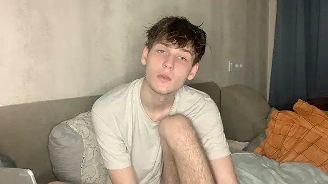 Snapshot of cutie_guys chatting on 21, 12, 2024 cutie guys online show from 21, 12, 2024