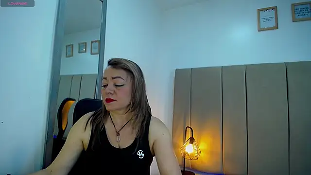 Lupiita223 online show from 1, 3, 2025