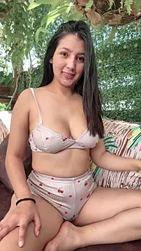 Snapshot of licky_lu chatting on 2, 12, 2025 licky lu online show from 2, 12, 2025