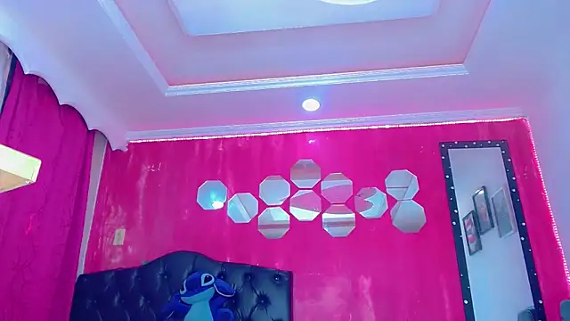 Snapshot of TiffanyMackensyy chatting on 6, 11, 2025 TiffanyMackensyy online show from 6, 11, 2025