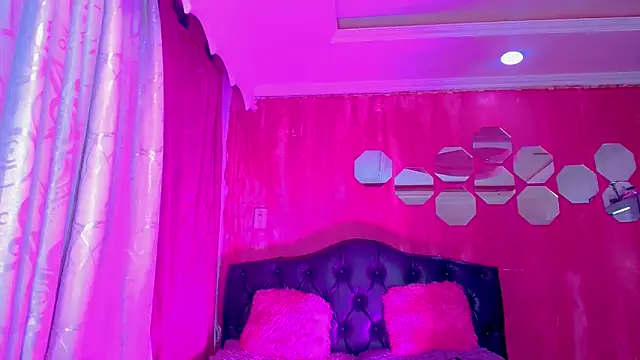 TiffanyMackensyy online show from 19, 3, 2026